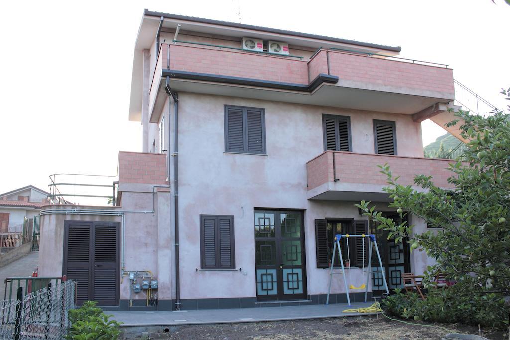 Etna Holiday Home Nicolosi Room photo