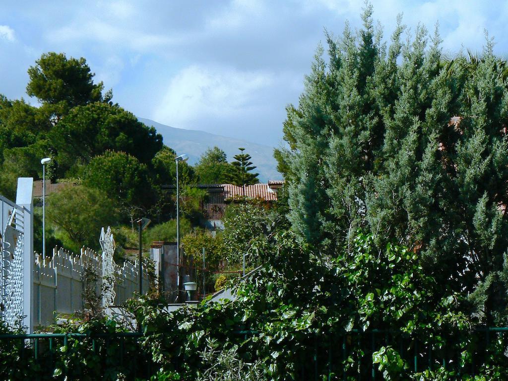 Etna Holiday Home Nicolosi Room photo